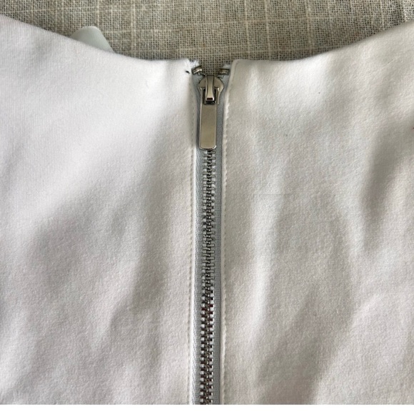 Minimalist White Top Bundle Size M Tie Front Blouse & Structured Crop - Picture 7 of 8